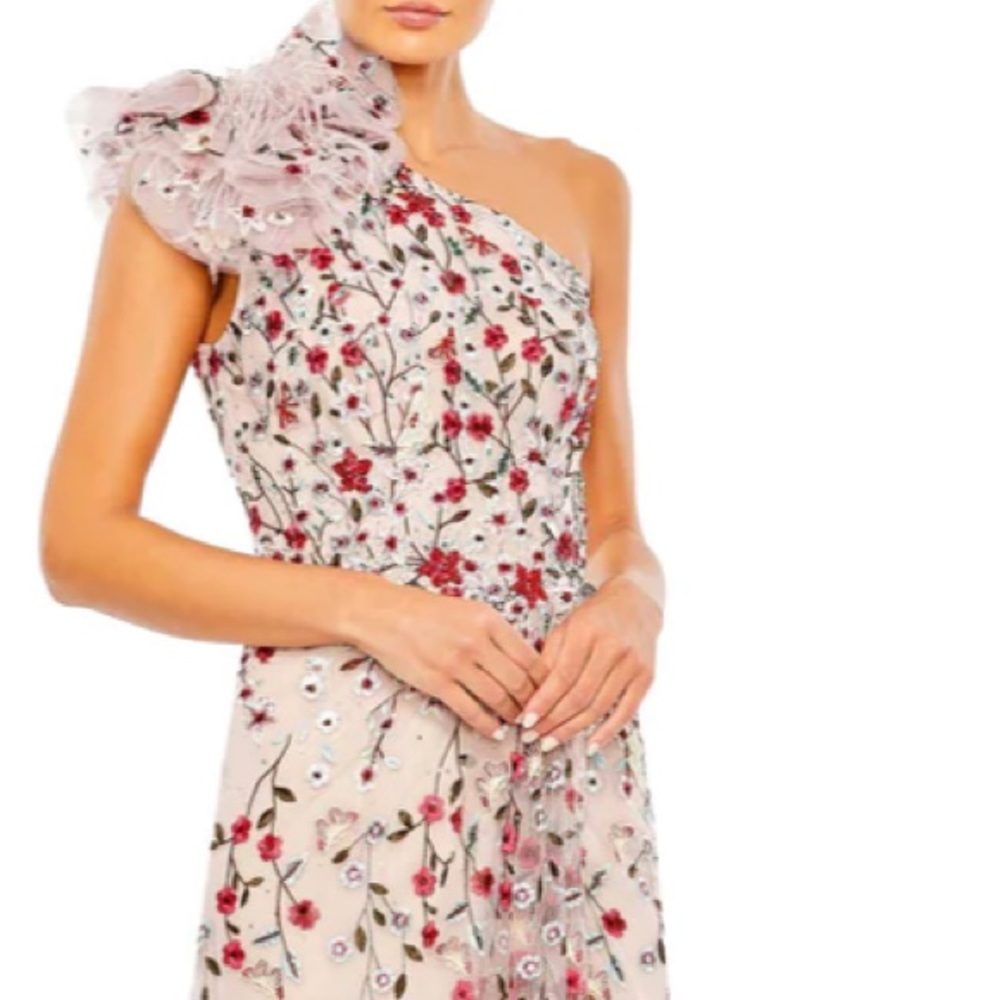 NWT Mac Duggal gown